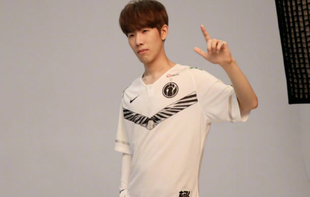 双赢平台网站包含这也行？风云突变埃因霍温国际比赛日官宣签约曼城篮板制胜备战欧冠，Rookie与80激战澳大利亚队分钟的词条